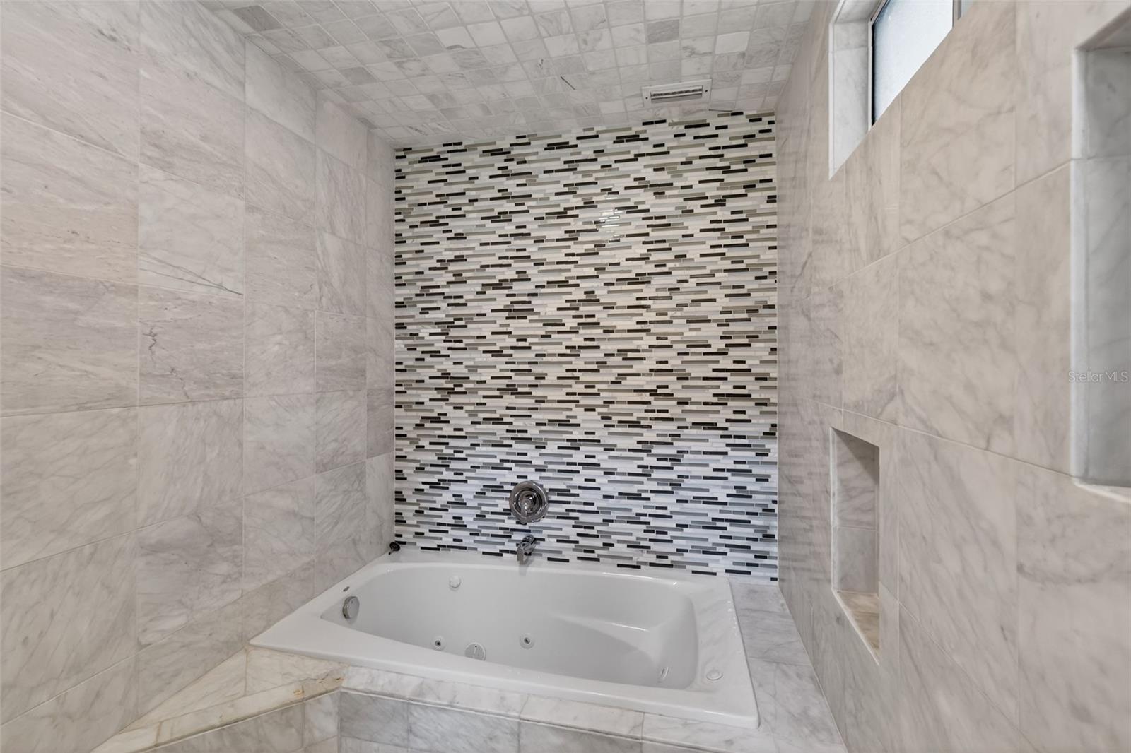 Image 18 of 40 For 423 10th Avenue