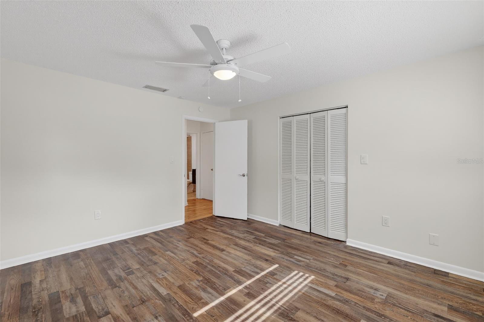 Image 21 of 40 For 423 10th Avenue