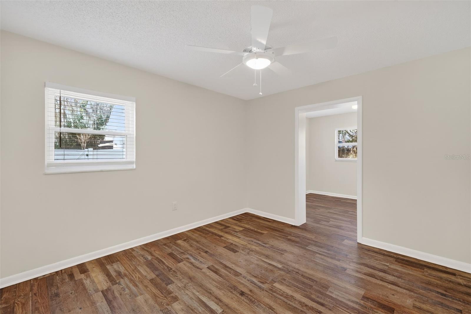 Image 22 of 40 For 423 10th Avenue