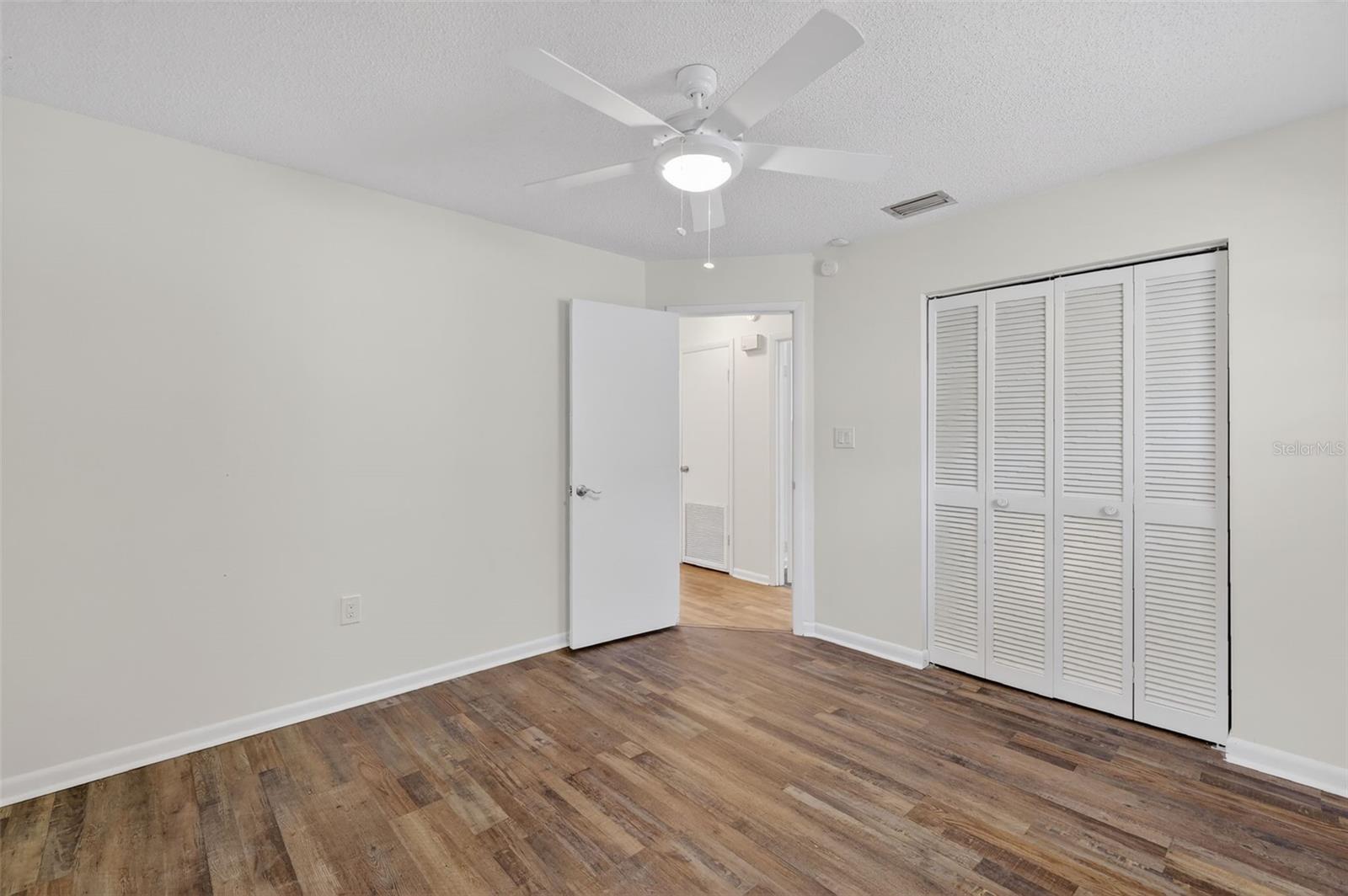 Image 23 of 40 For 423 10th Avenue