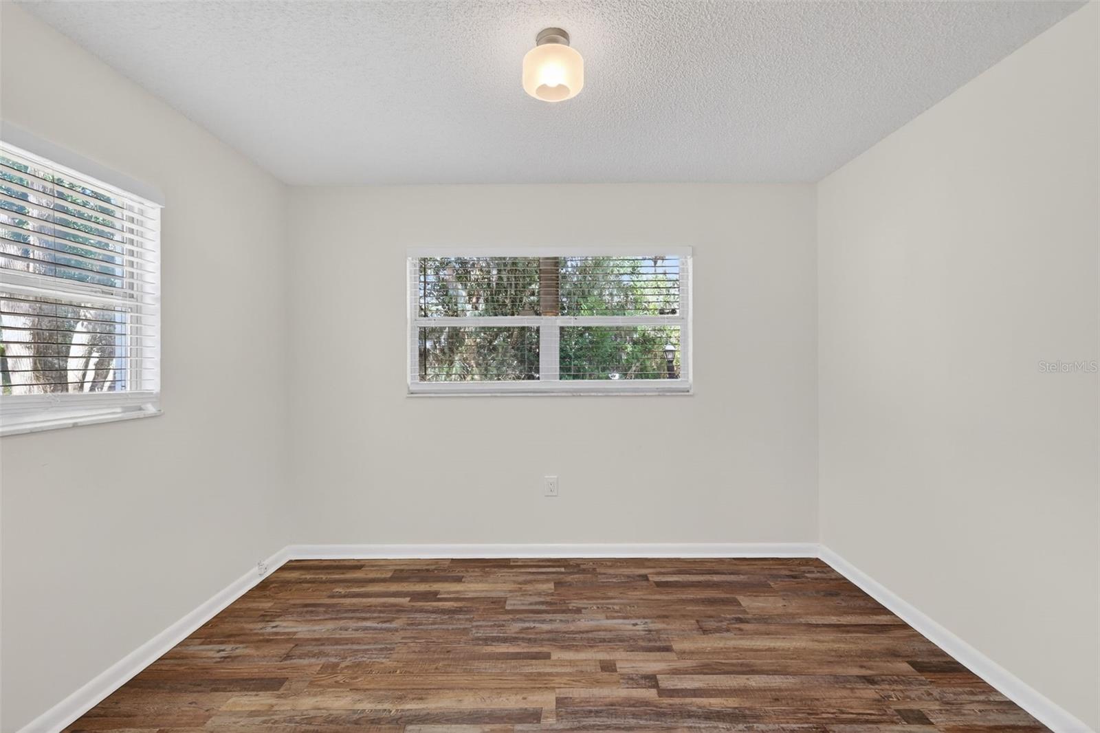 Image 24 of 40 For 423 10th Avenue