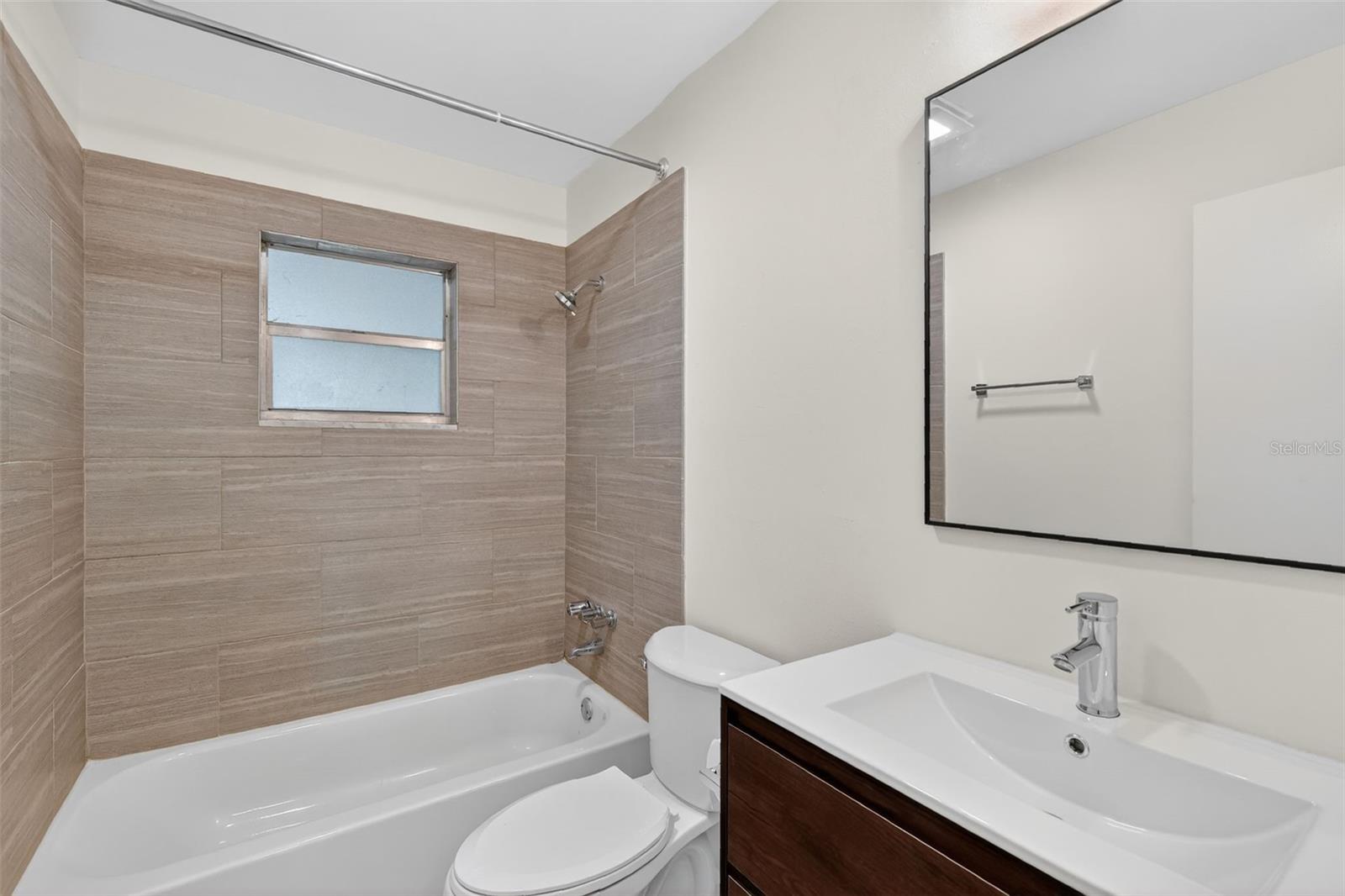 Image 25 of 40 For 423 10th Avenue