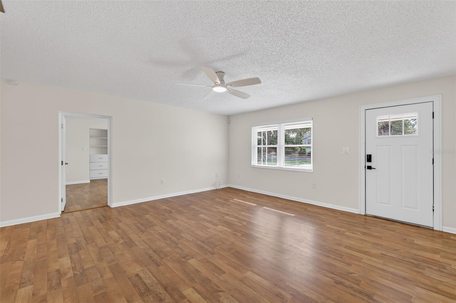 Image 6 of 40 For 423 10th Avenue