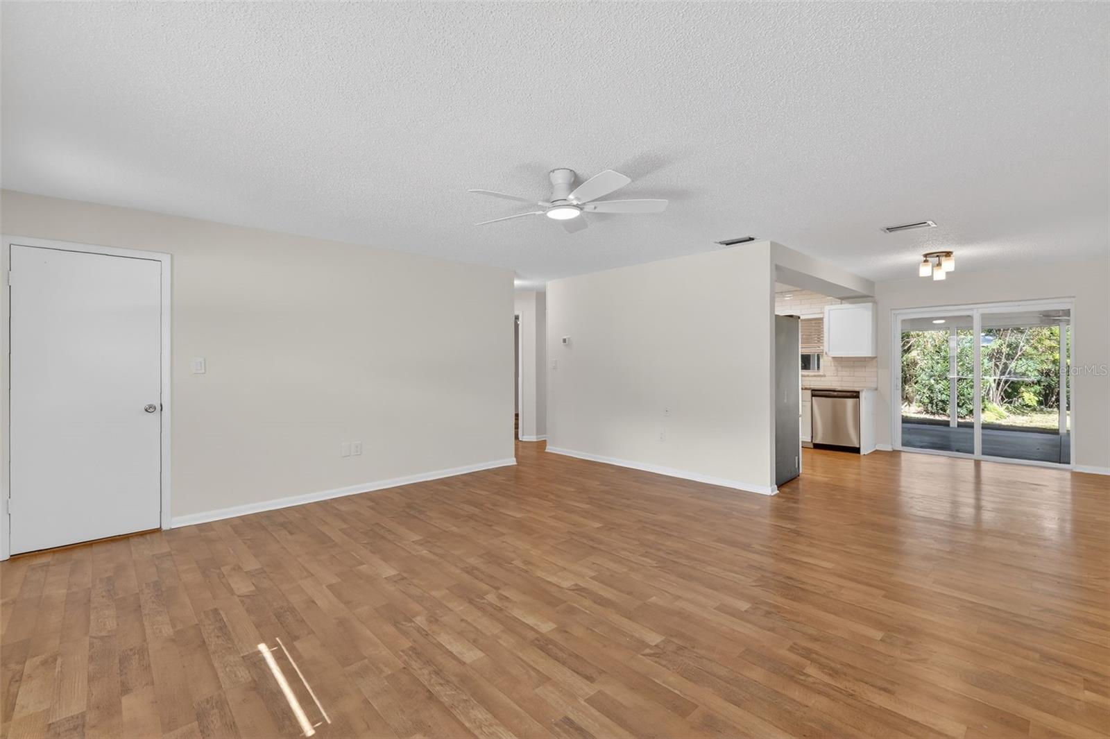 Image 8 of 40 For 423 10th Avenue