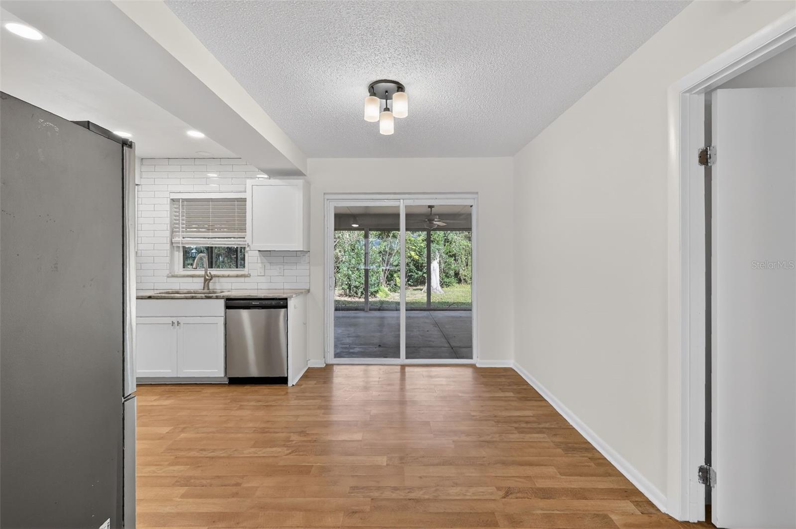 Image 9 of 40 For 423 10th Avenue