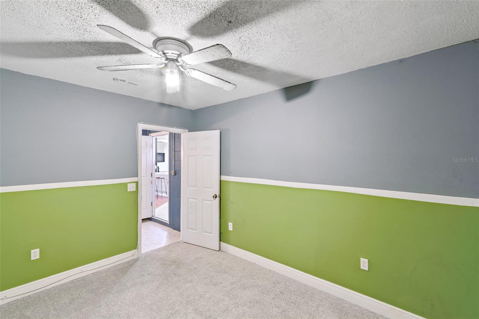 Image 13 of 21 For 21 Cayman Circle