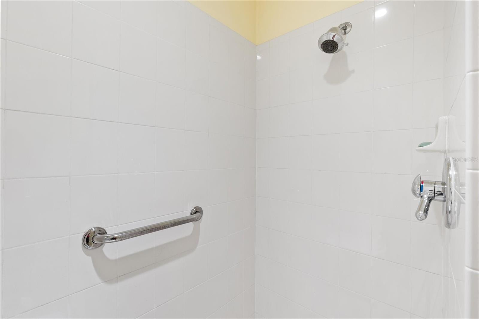 Image 18 of 39 For 1884 Poppy Circle