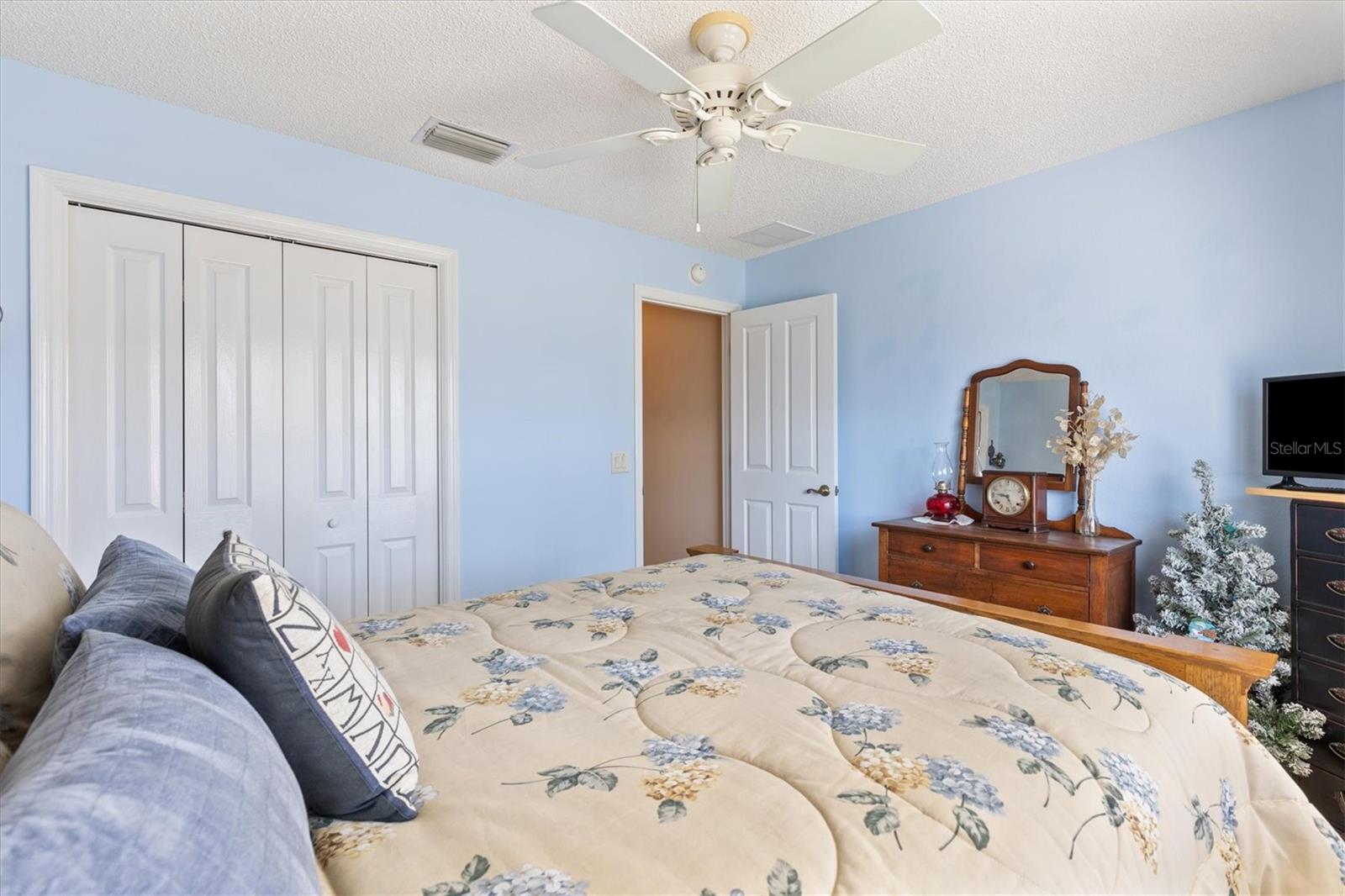 Image 26 of 39 For 1884 Poppy Circle