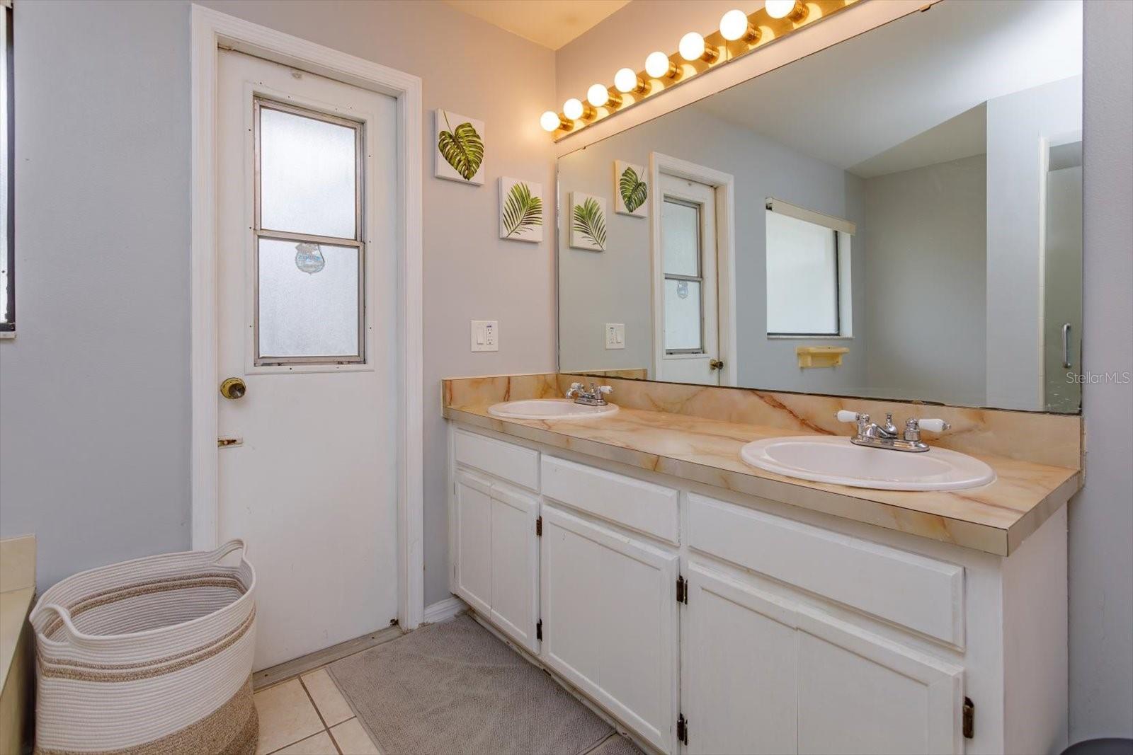 Image 18 of 32 For 11614 Carmody Court