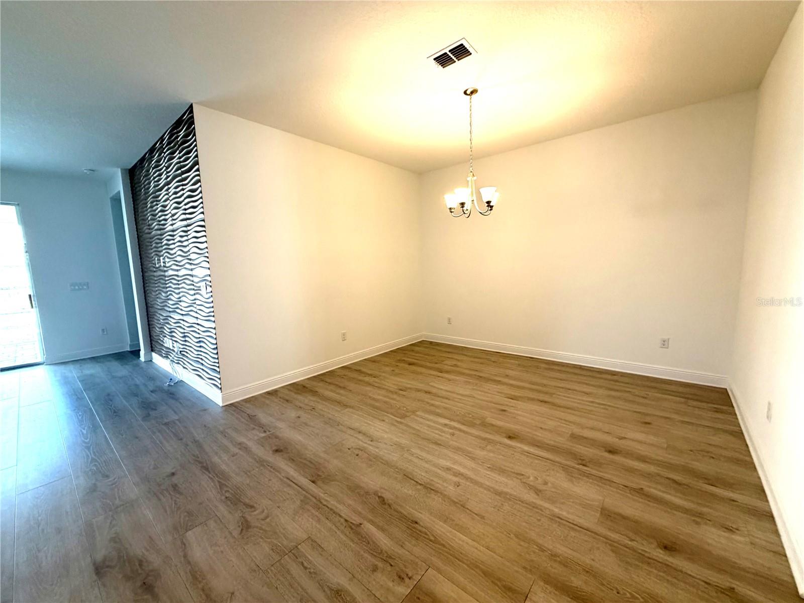 Image 15 of 47 For 15050 Lake Bessie Loop