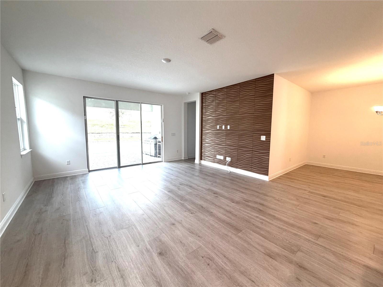 Image 17 of 47 For 15050 Lake Bessie Loop