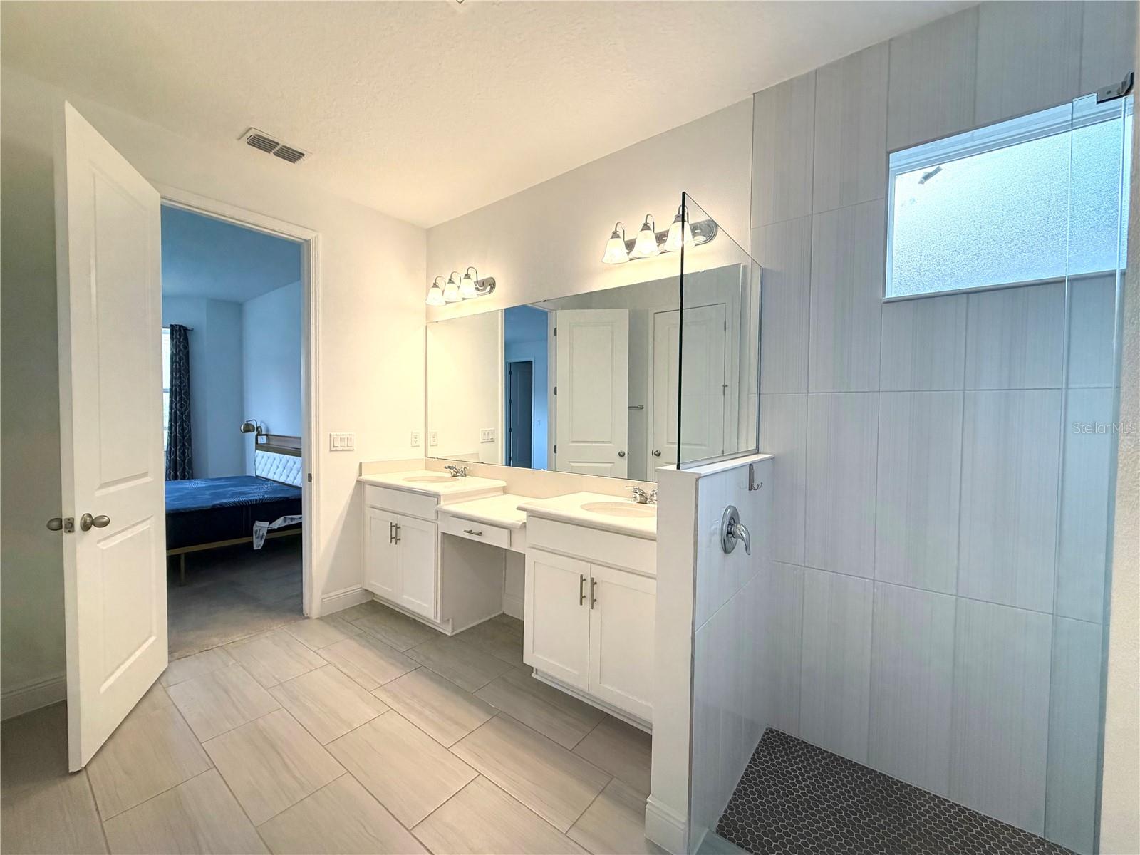 Image 21 of 47 For 15050 Lake Bessie Loop