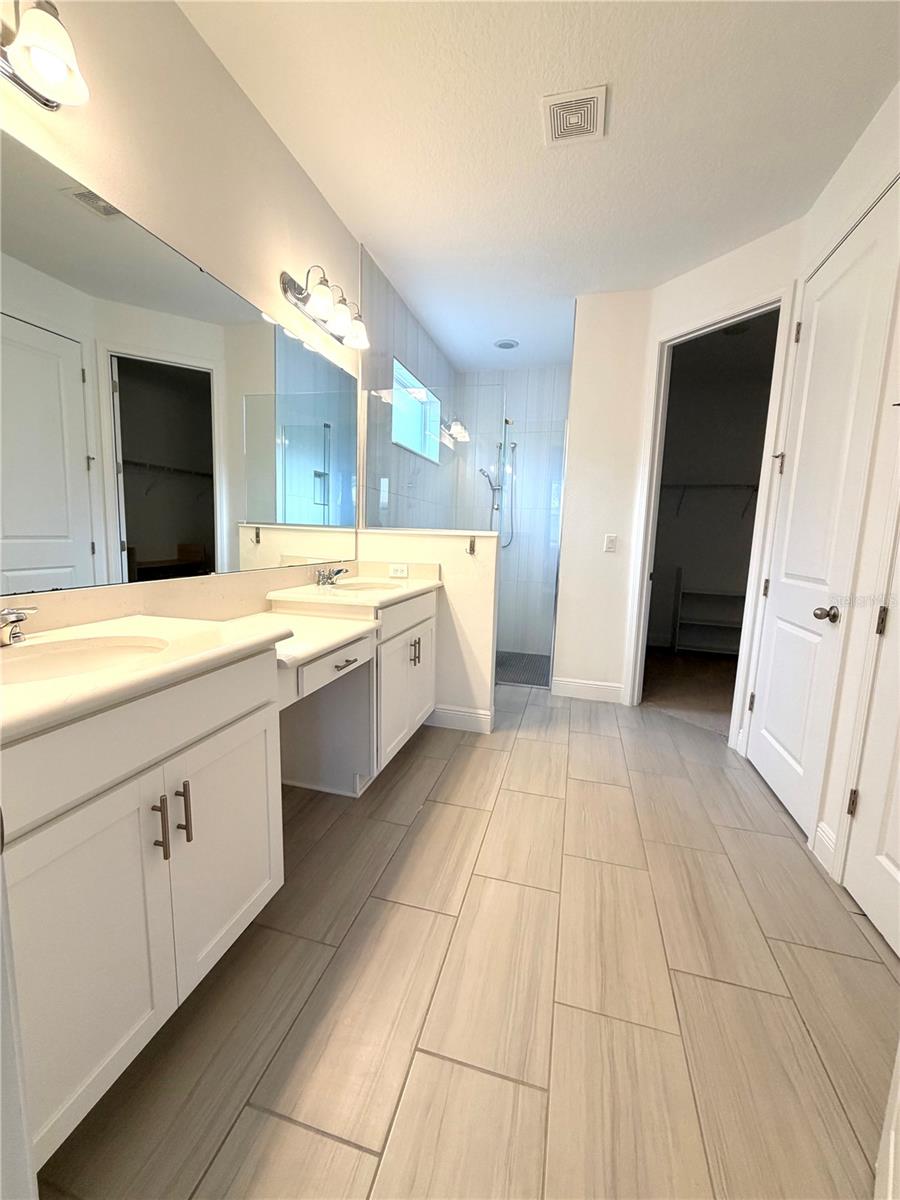 Image 22 of 47 For 15050 Lake Bessie Loop