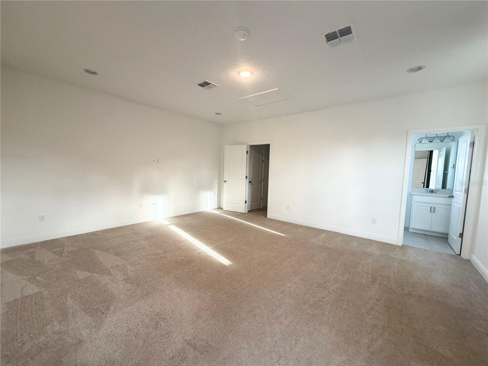 Image 29 of 47 For 15050 Lake Bessie Loop