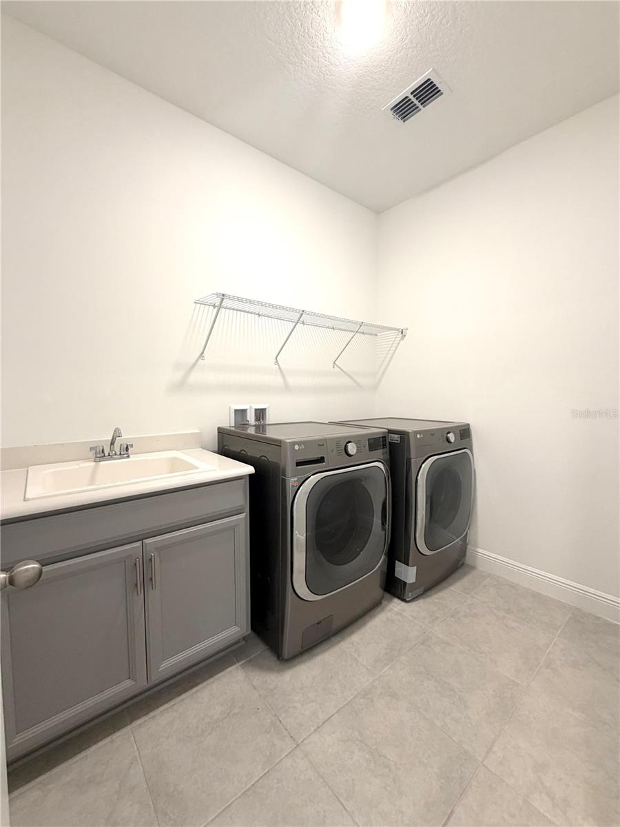 Image 33 of 47 For 15050 Lake Bessie Loop