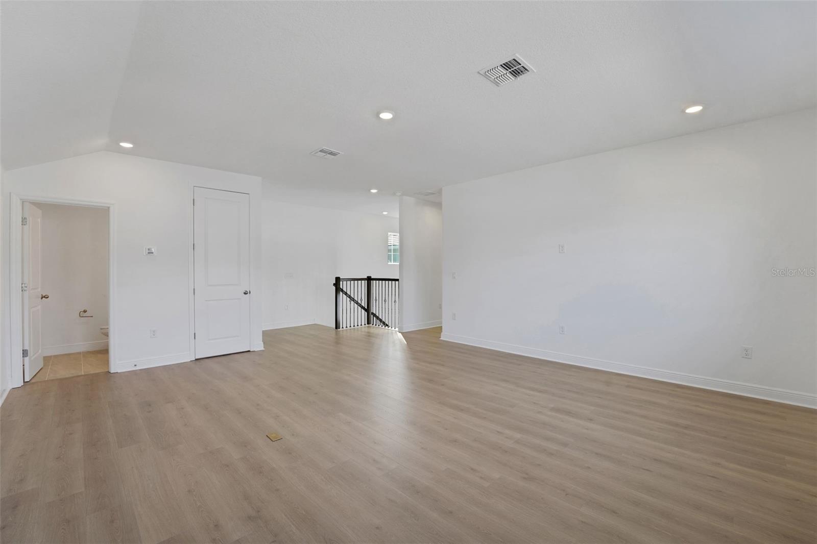 Image 14 of 51 For 14354 Crest Palm Avenue