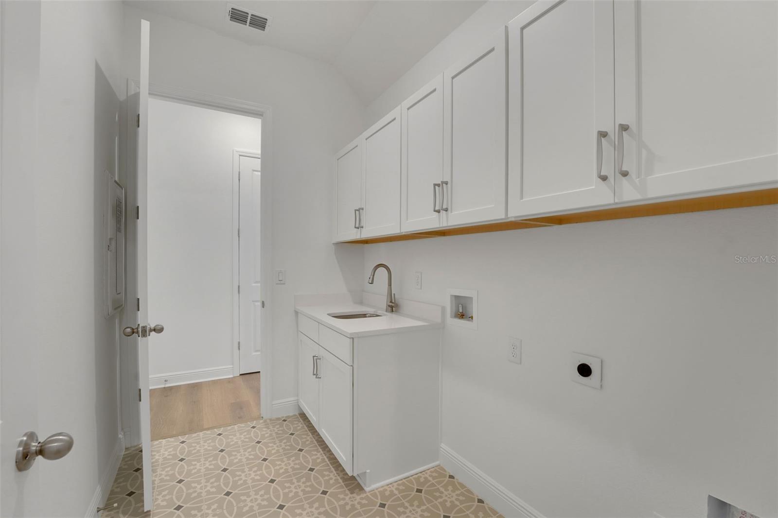 Image 18 of 51 For 14354 Crest Palm Avenue