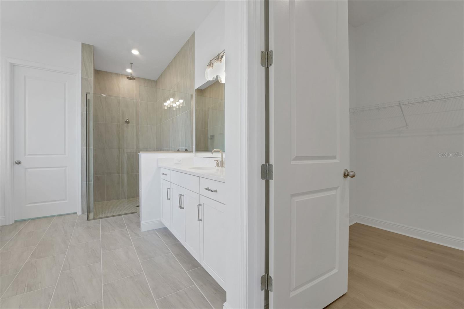 Image 24 of 51 For 14354 Crest Palm Avenue