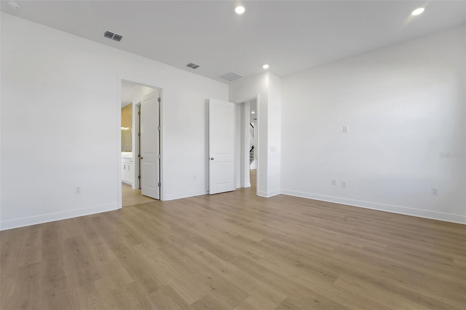 Image 25 of 51 For 14354 Crest Palm Avenue