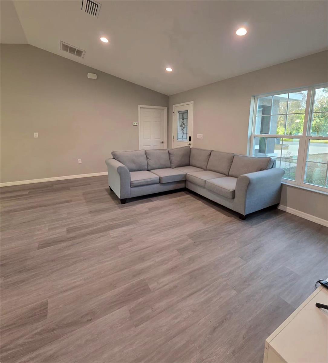 Image 5 of 19 For 4244 138th Street