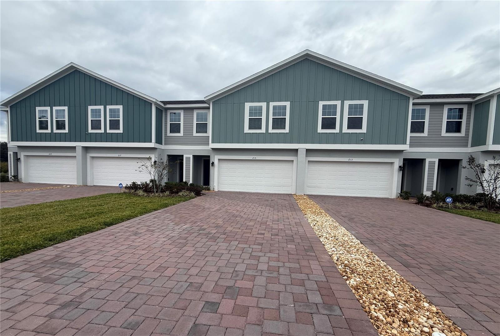 Details for 215 Glass Onion Drive, HOWEY IN THE HILLS, FL 34737