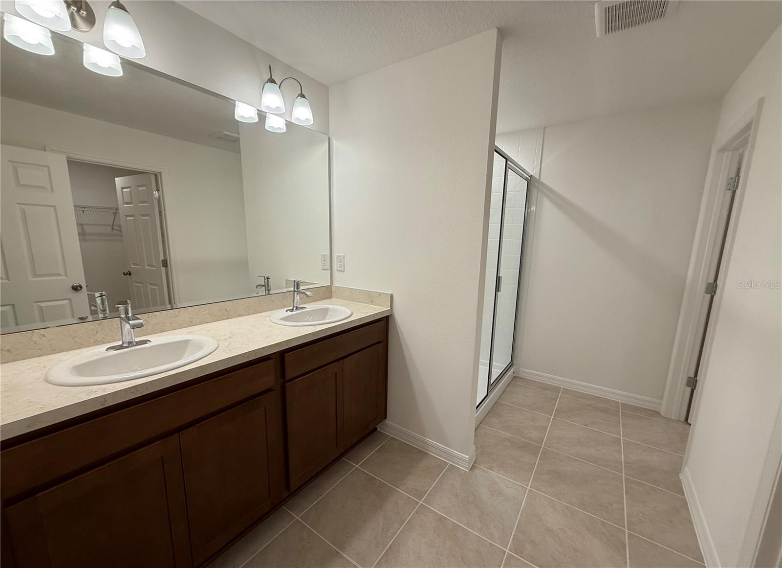 Image 17 of 19 For 215 Glass Onion Drive