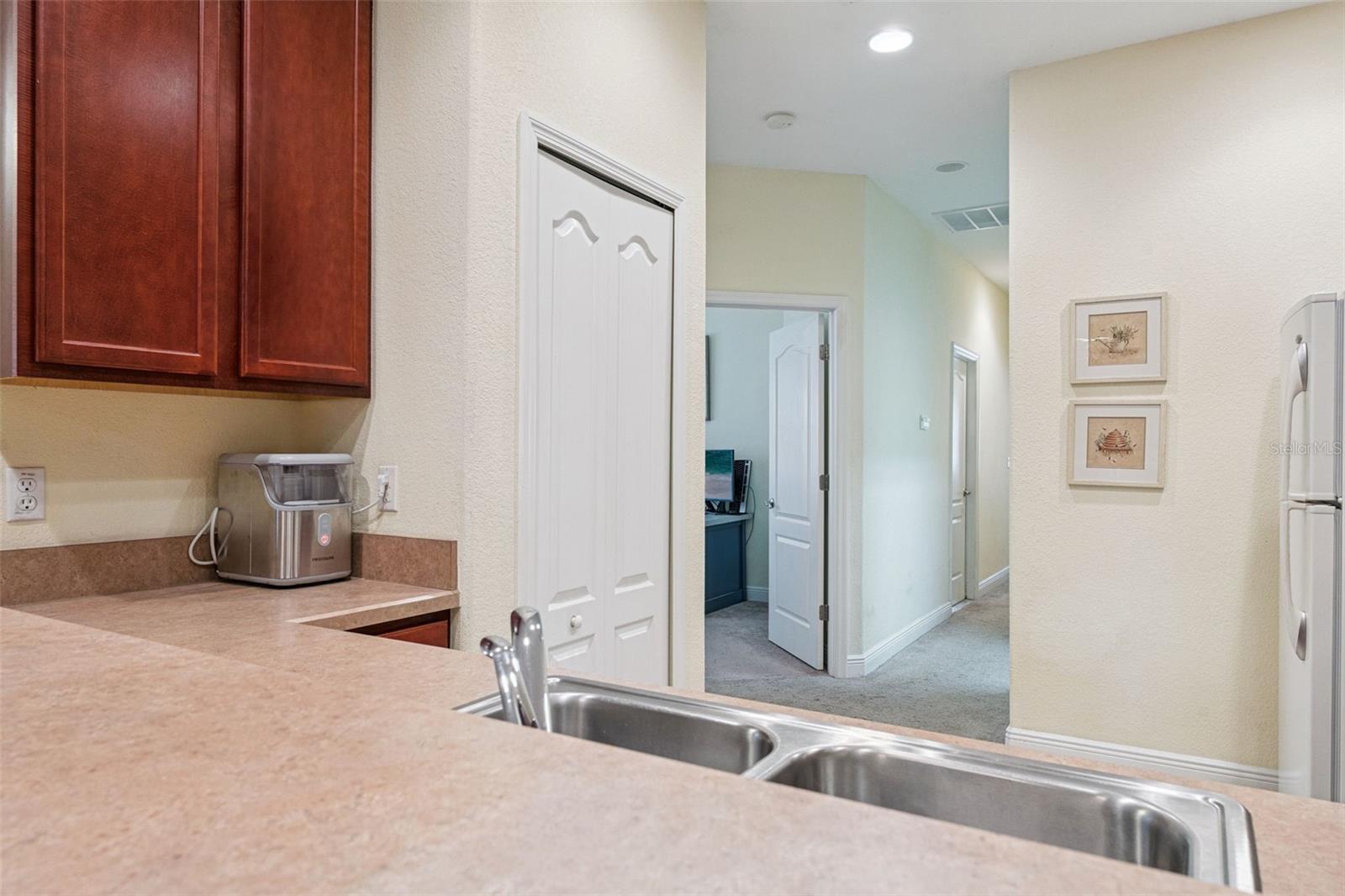 Image 13 of 42 For 13216 Fountainbleau Drive