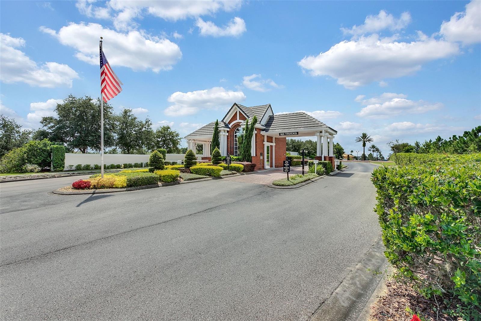 Image 32 of 42 For 13216 Fountainbleau Drive