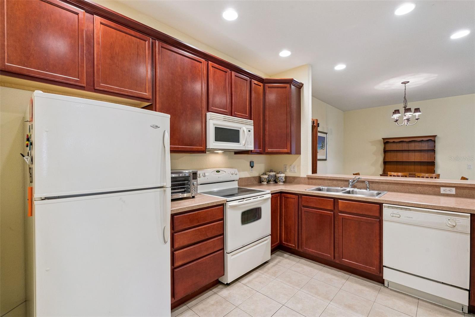 Image 9 of 42 For 13216 Fountainbleau Drive