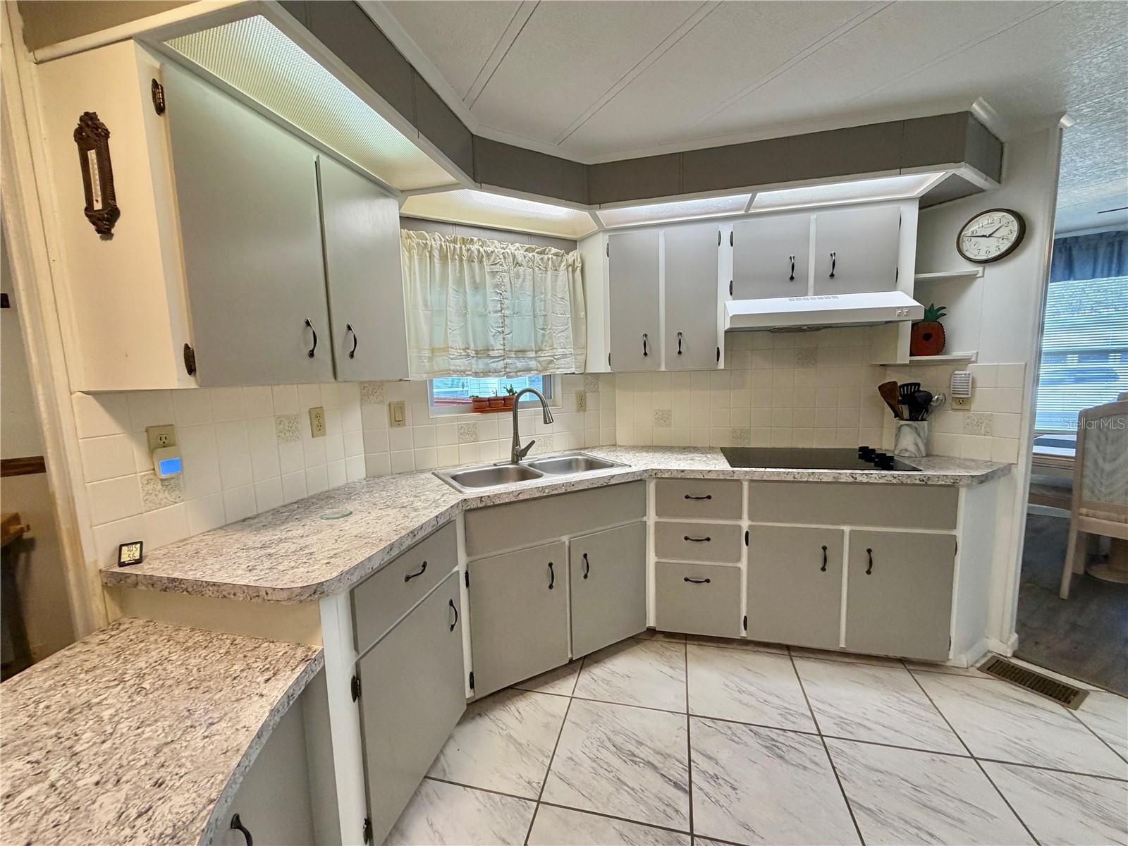 Image 16 of 46 For 188 Hibiscus Way