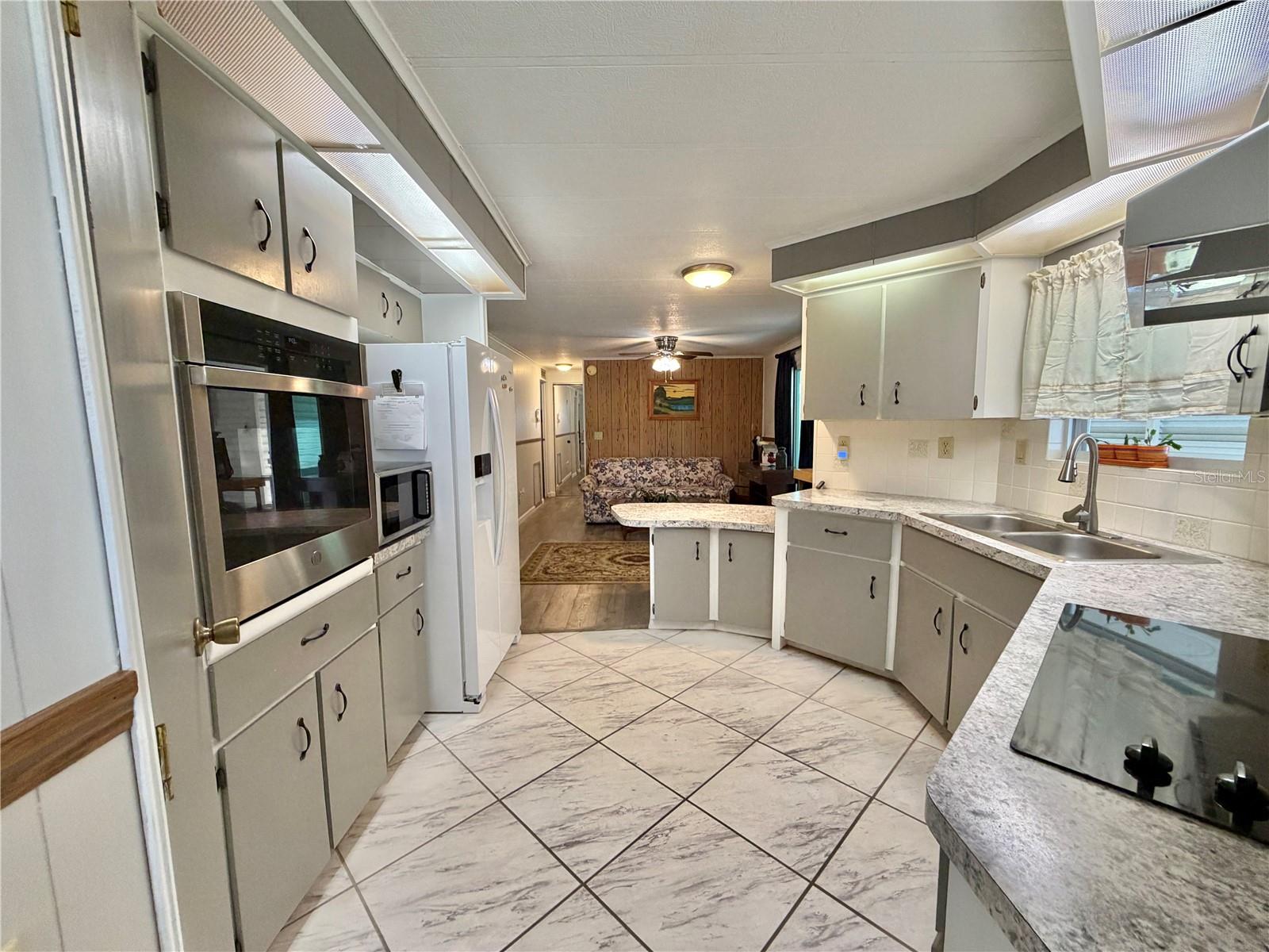 Image 18 of 46 For 188 Hibiscus Way