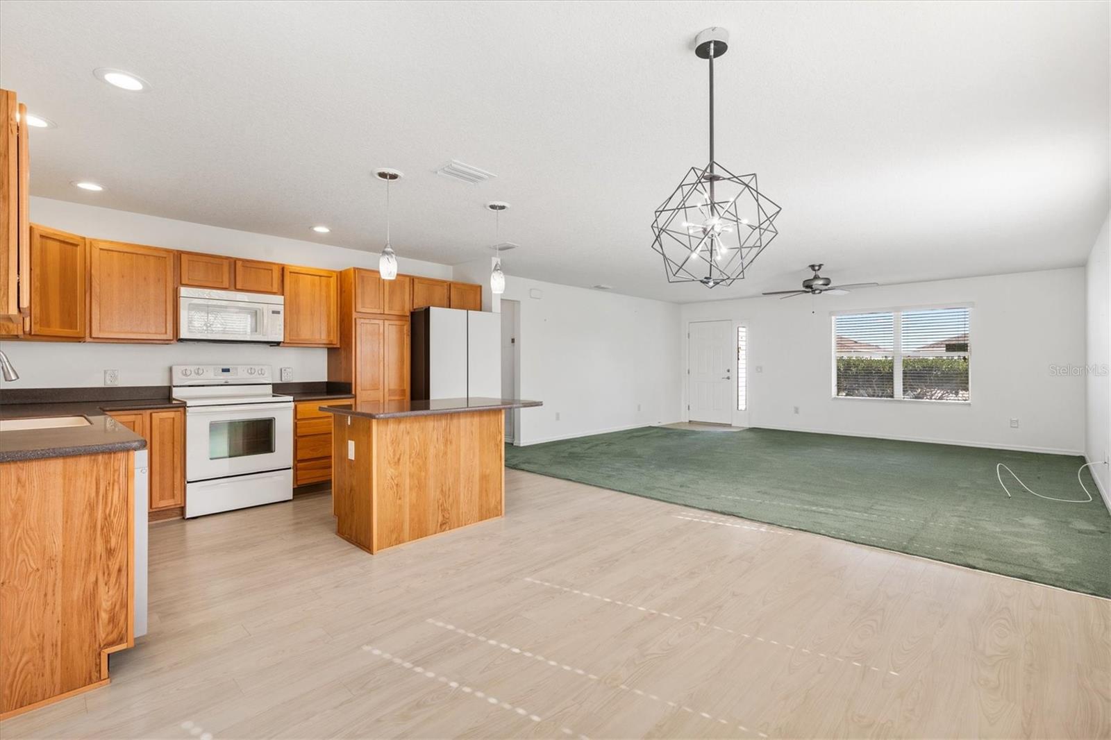 Image 10 of 35 For 2429 Hopespring Loop