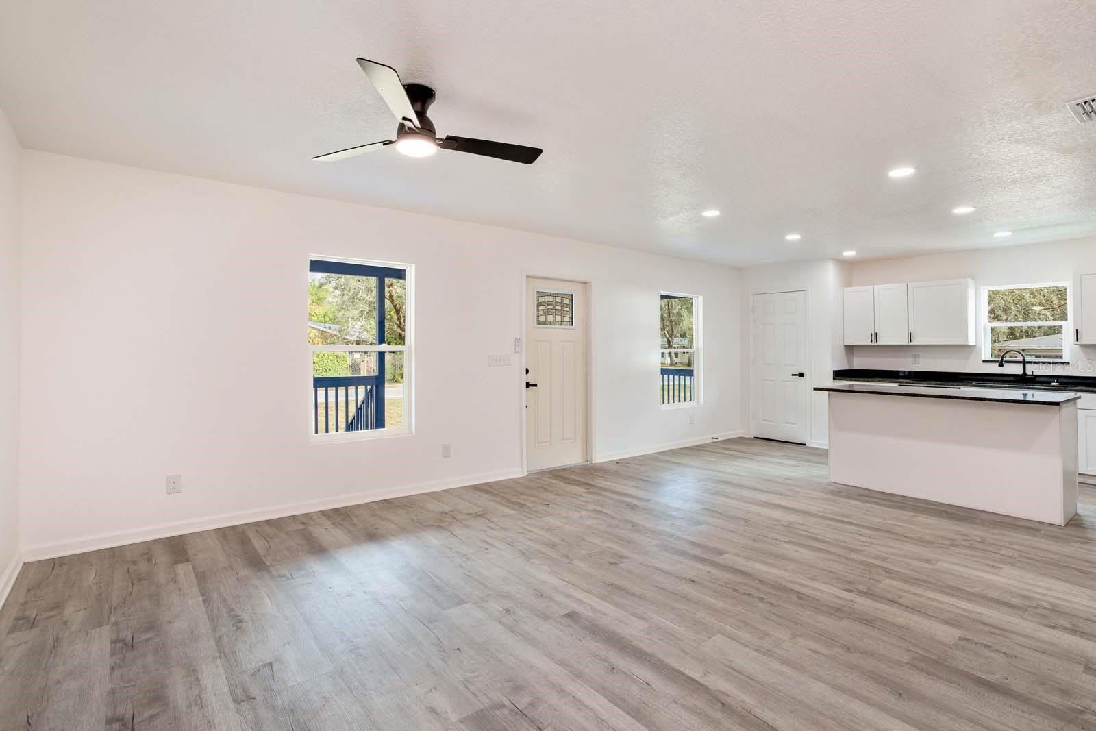 Image 10 of 23 For 4817 Cr 686  