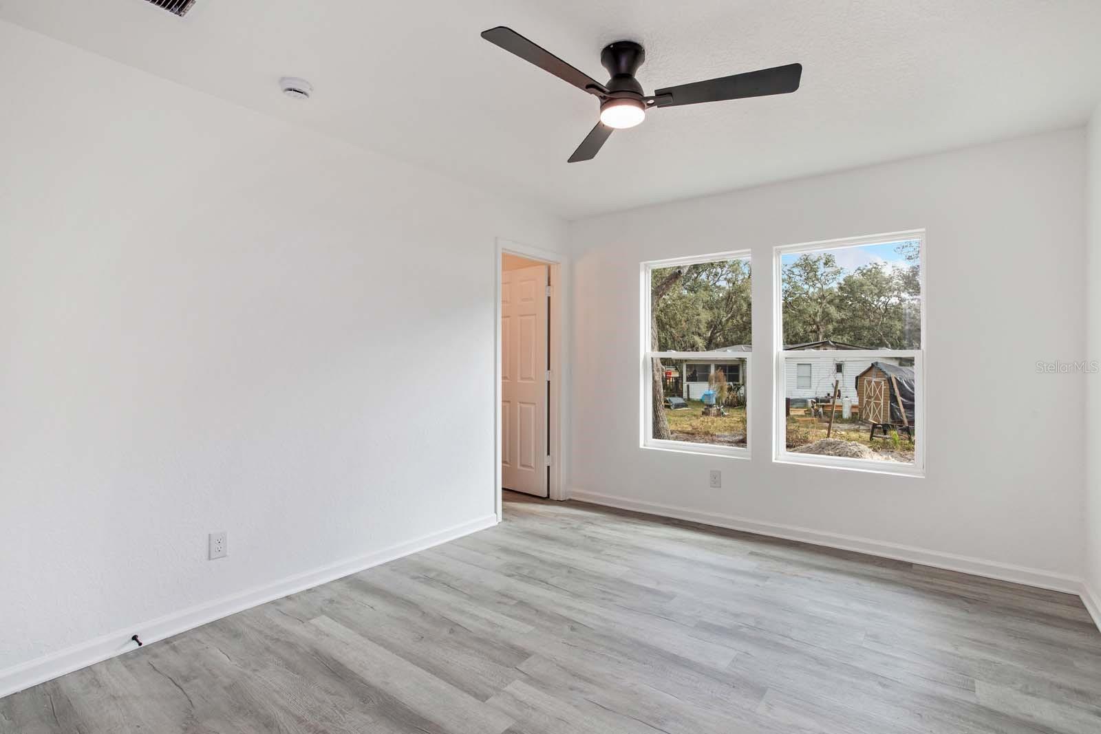 Image 21 of 23 For 4817 Cr 686  