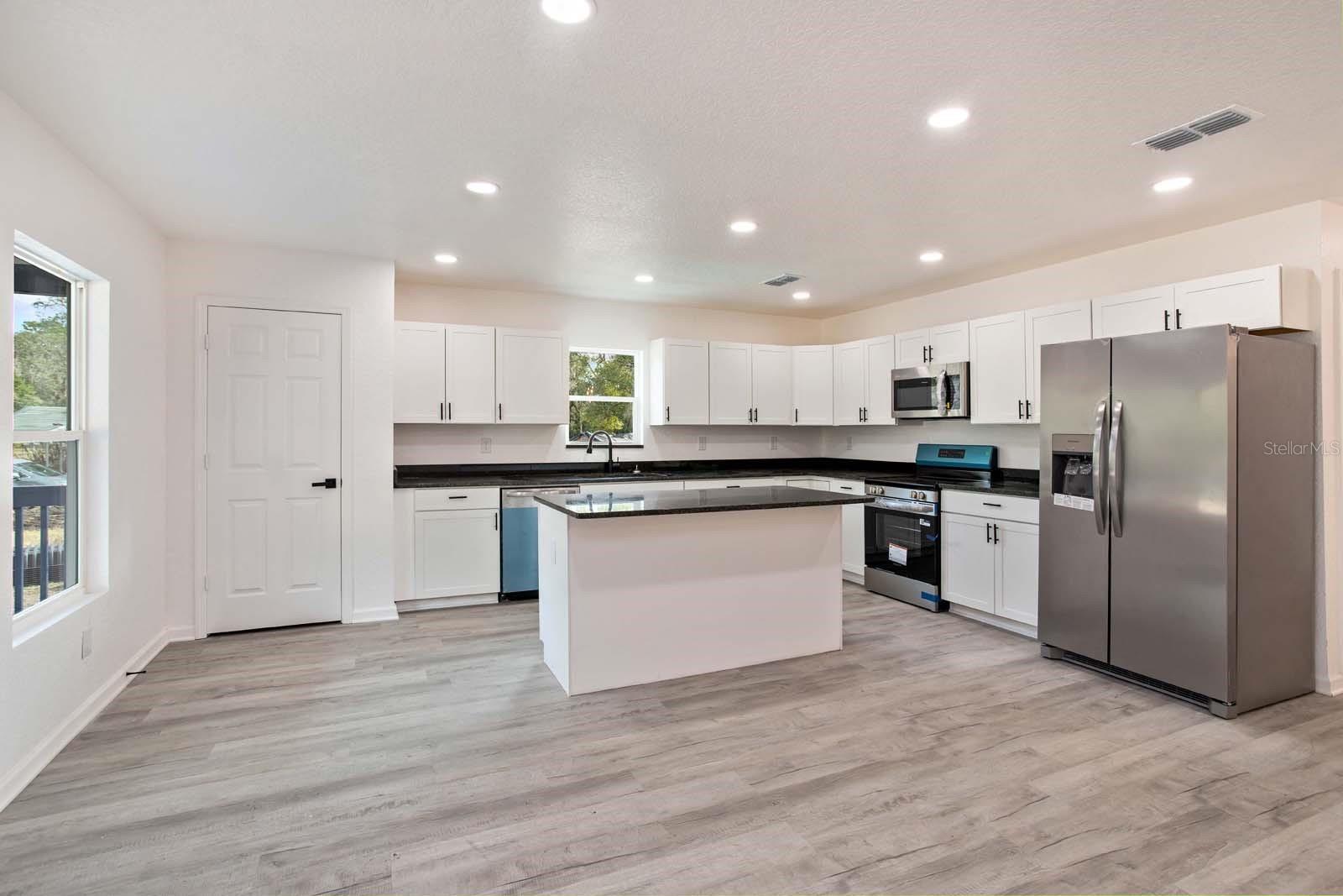 Image 5 of 23 For 4817 Cr 686  