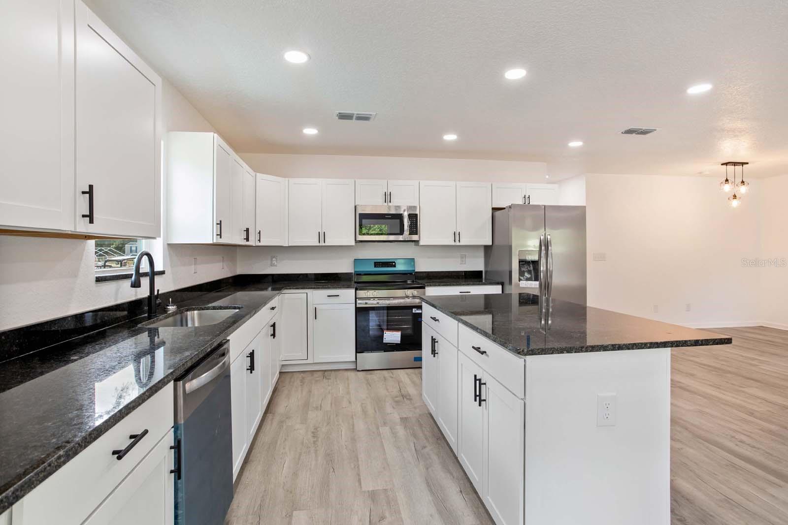 Image 6 of 23 For 4817 Cr 686  