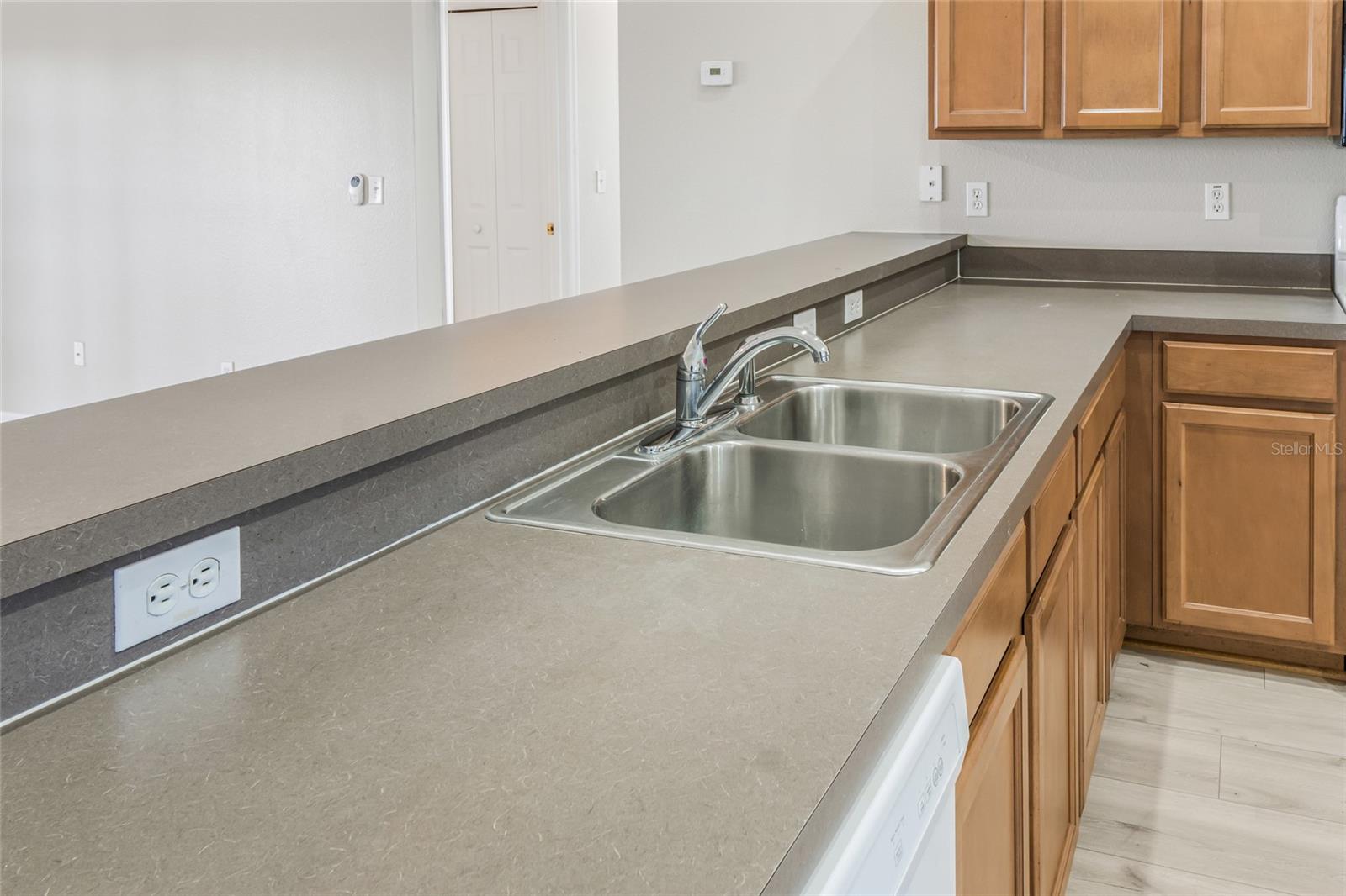 Image 28 of 53 For 1037 Bluegrass Drive