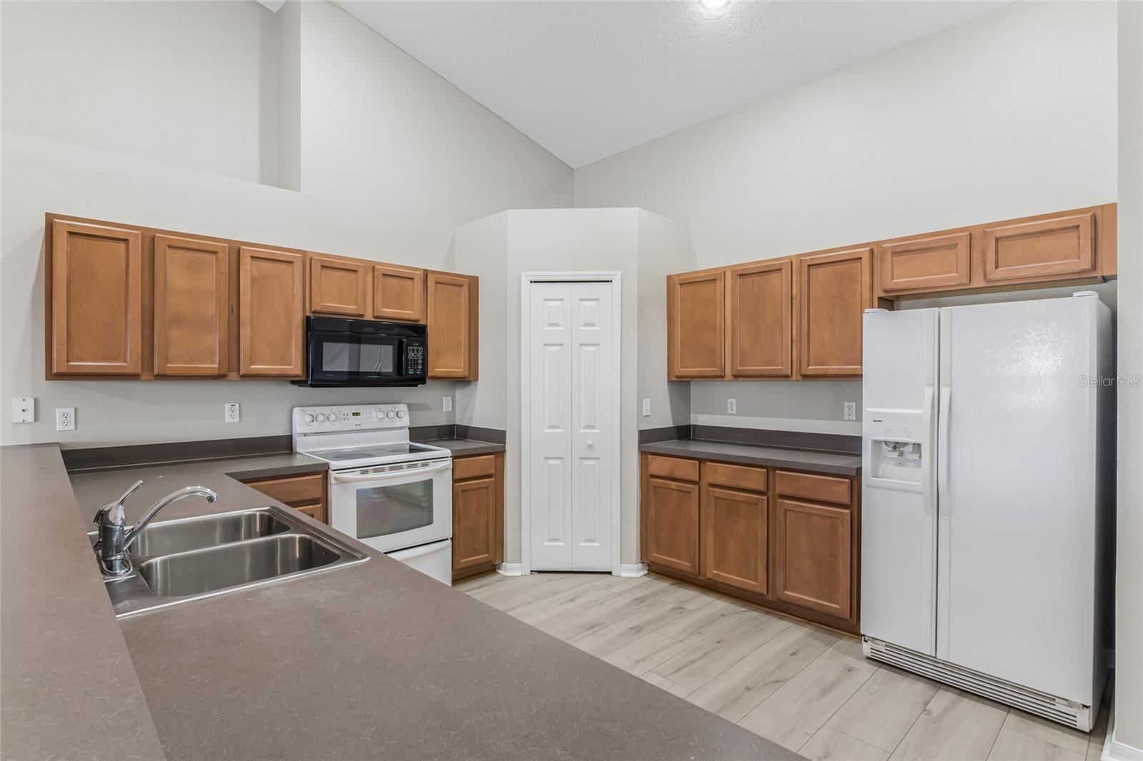 Image 31 of 53 For 1037 Bluegrass Drive