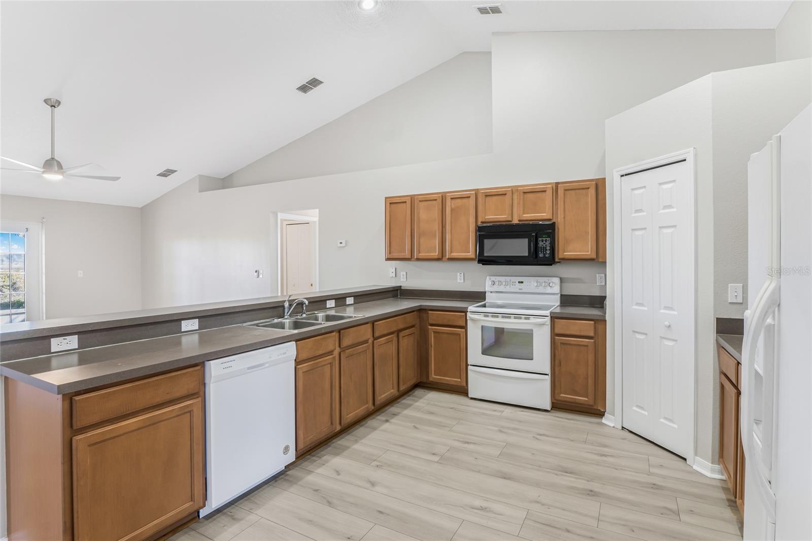 Image 32 of 53 For 1037 Bluegrass Drive