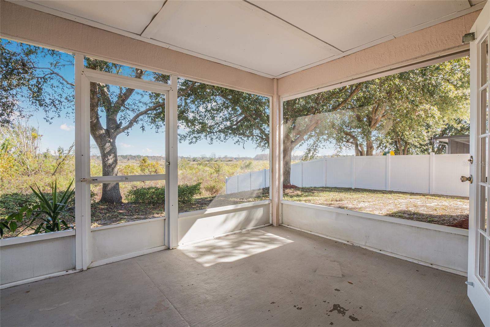 Image 37 of 53 For 1037 Bluegrass Drive