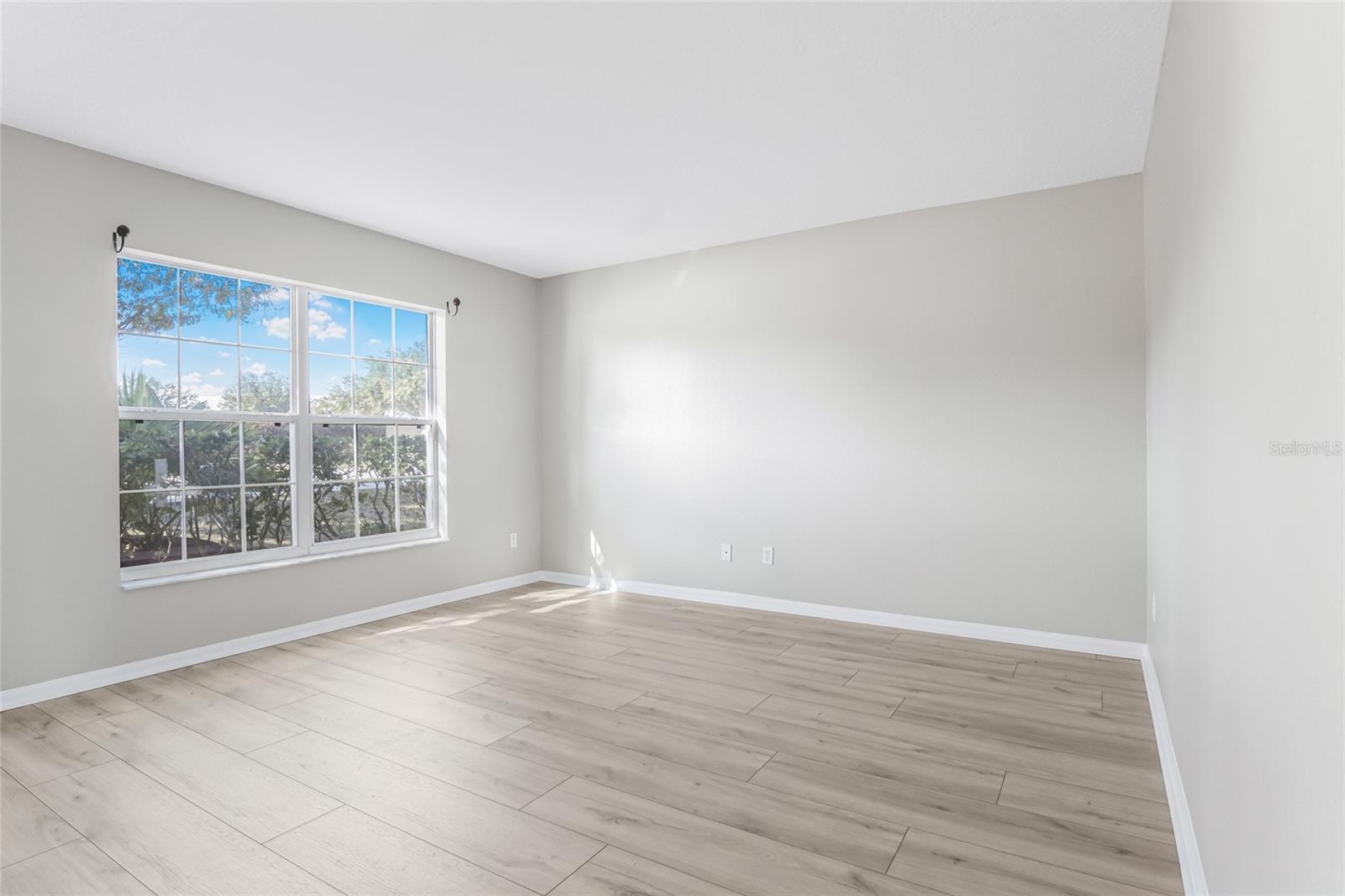 Image 5 of 53 For 1037 Bluegrass Drive