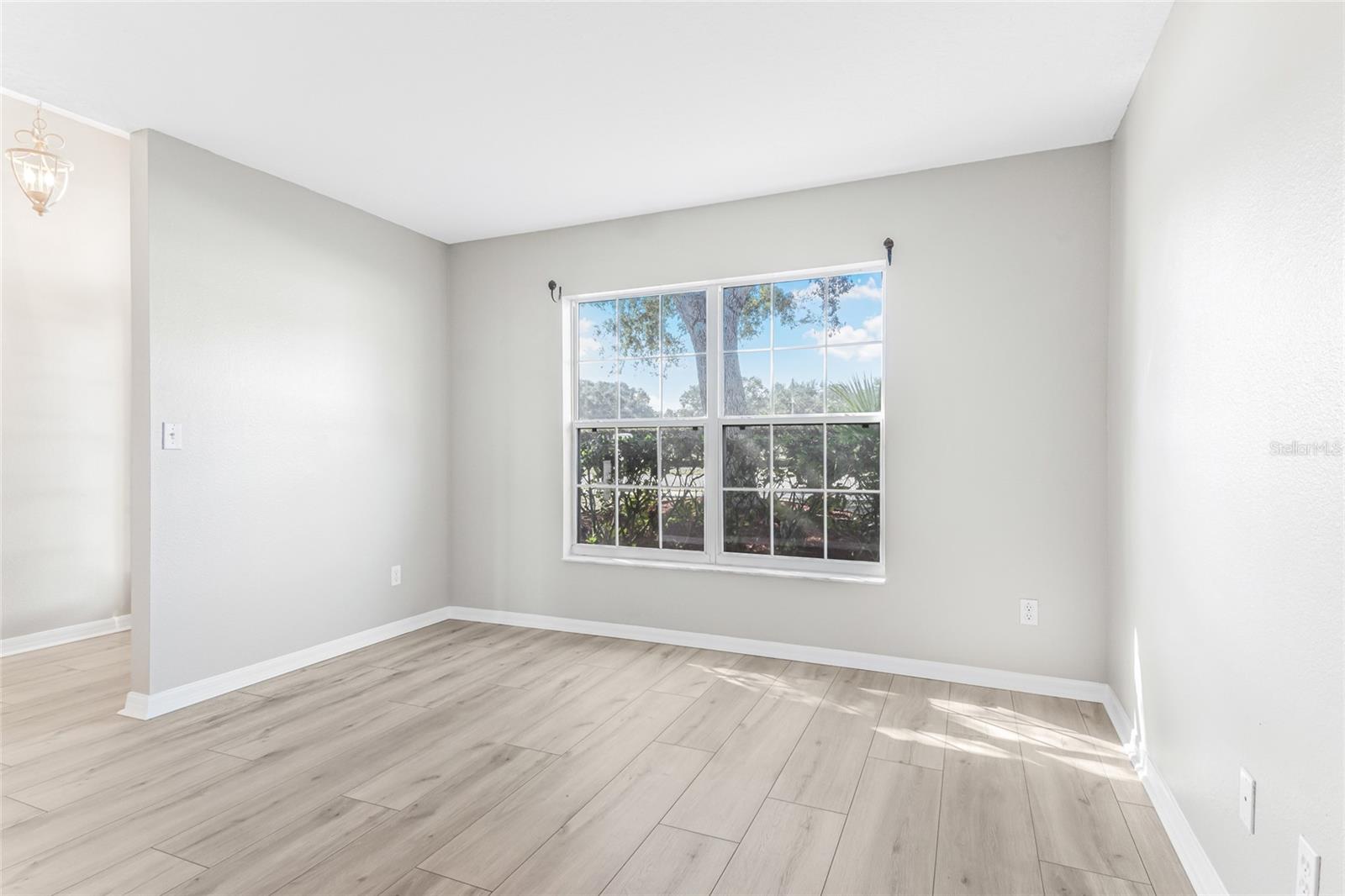 Image 7 of 53 For 1037 Bluegrass Drive