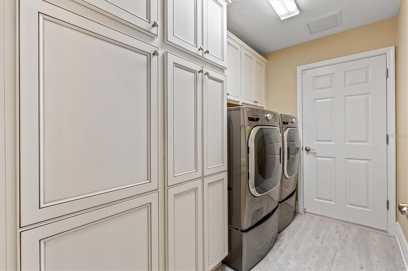 Image 30 of 49 For 2098 Foust Place