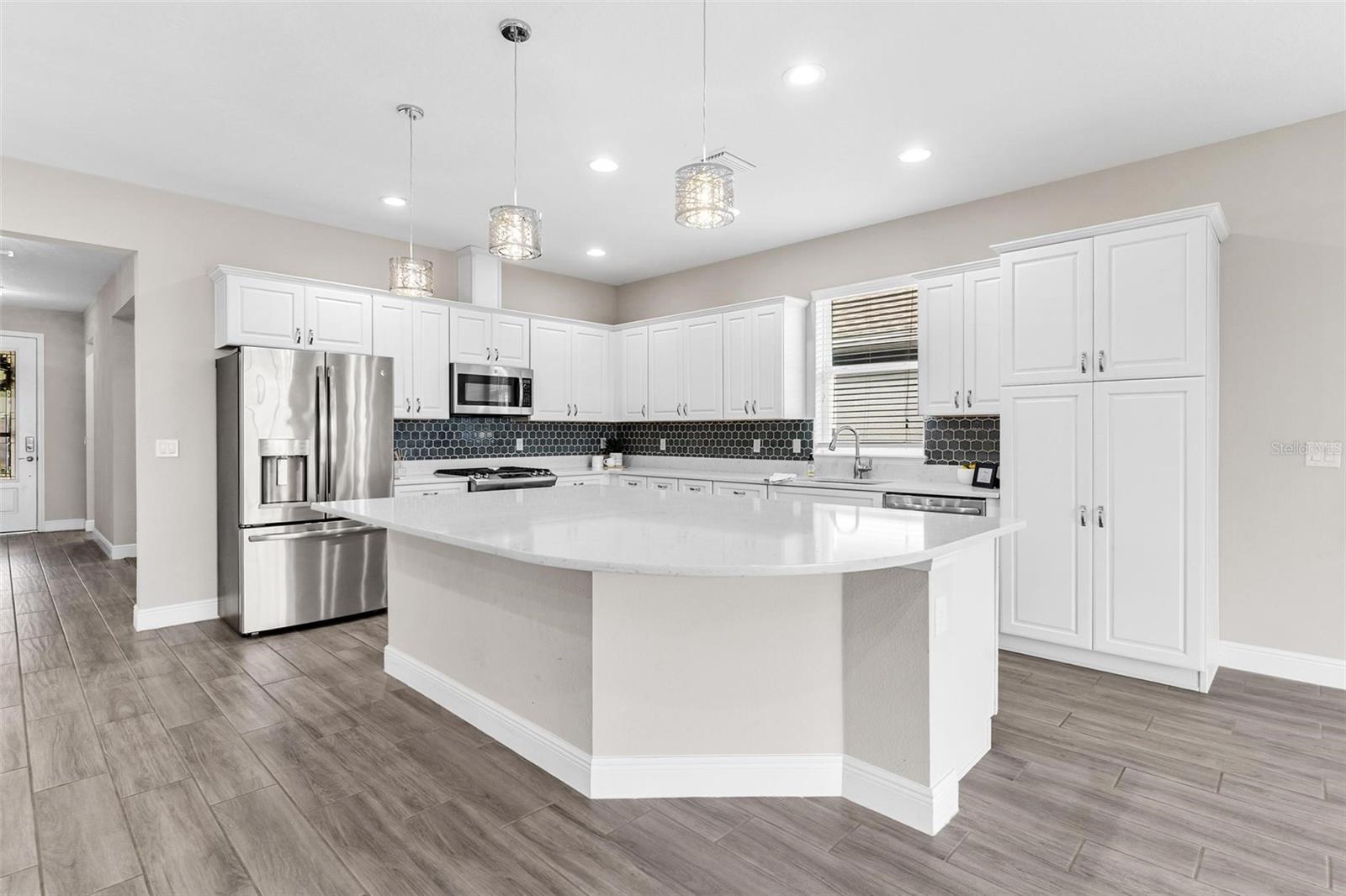 Image 16 of 54 For 224 Silver Maple Road