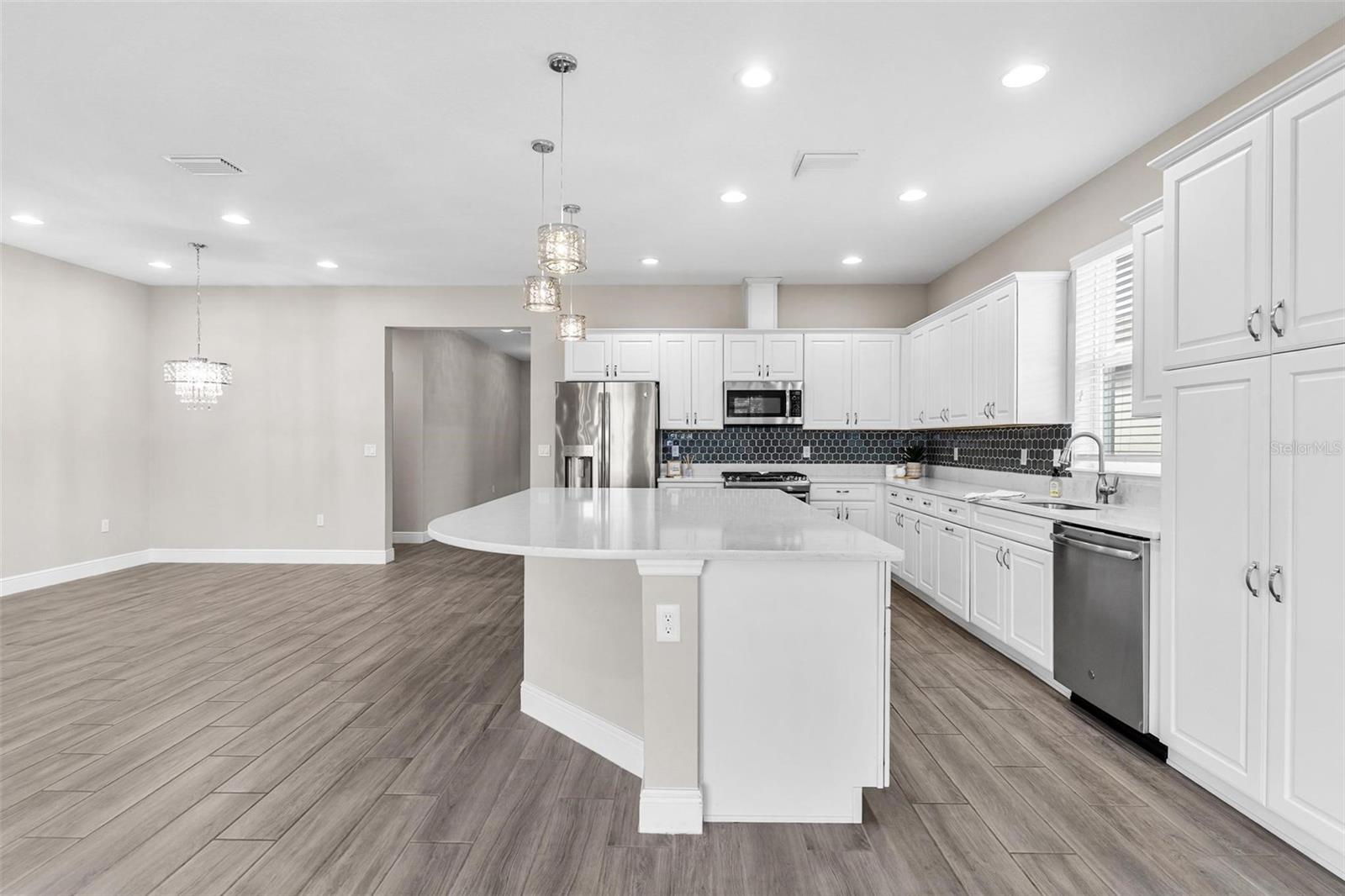 Image 17 of 54 For 224 Silver Maple Road