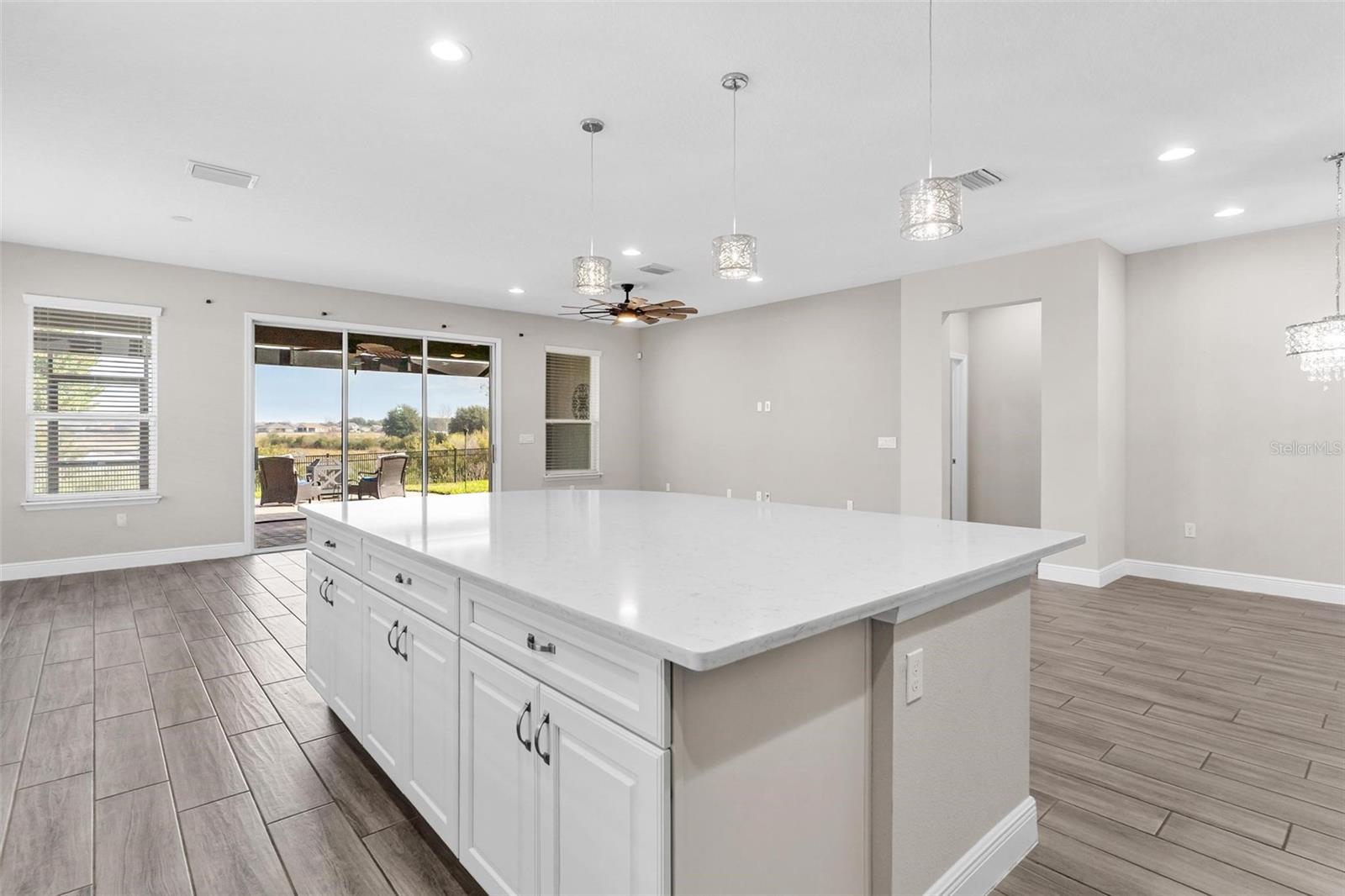 Image 19 of 54 For 224 Silver Maple Road