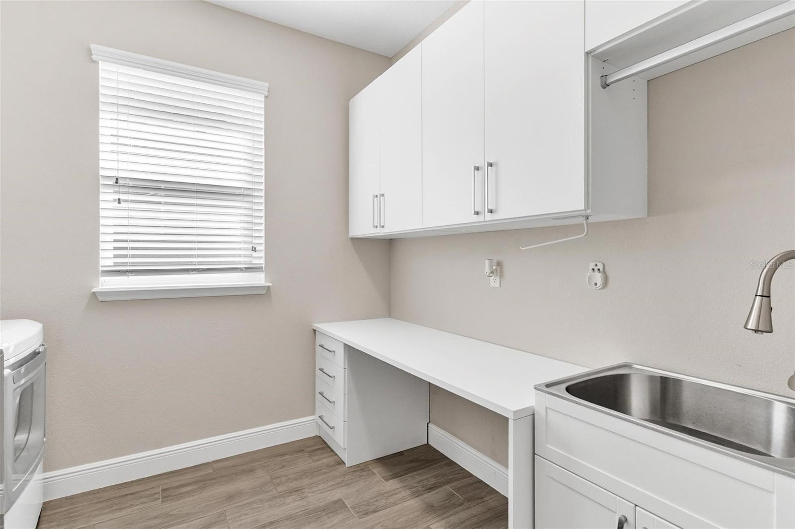 Image 25 of 54 For 224 Silver Maple Road