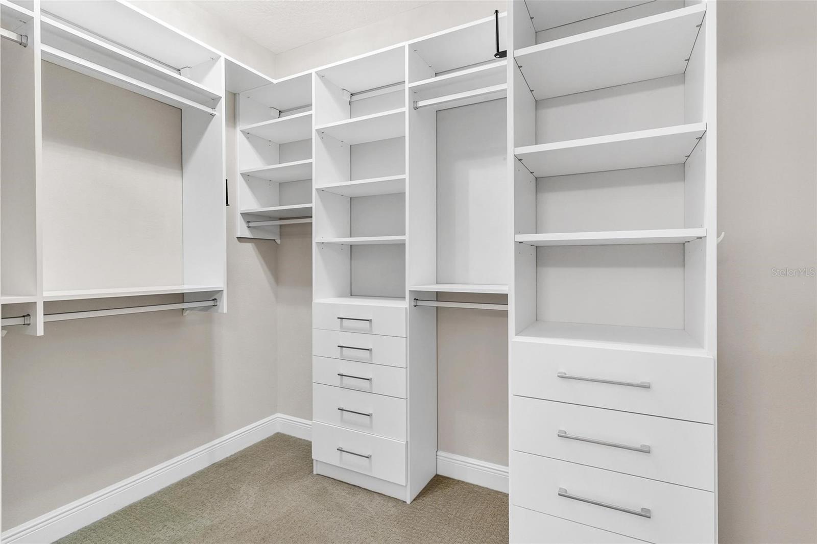 Image 33 of 54 For 224 Silver Maple Road