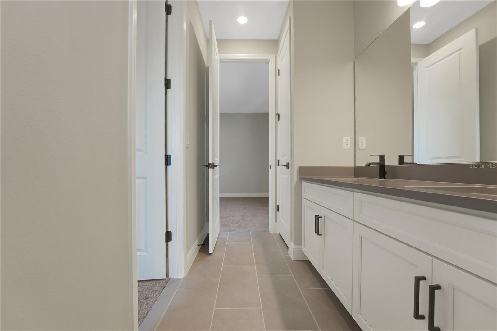 Image 17 of 45 For 14310 Crest Palm Avenue