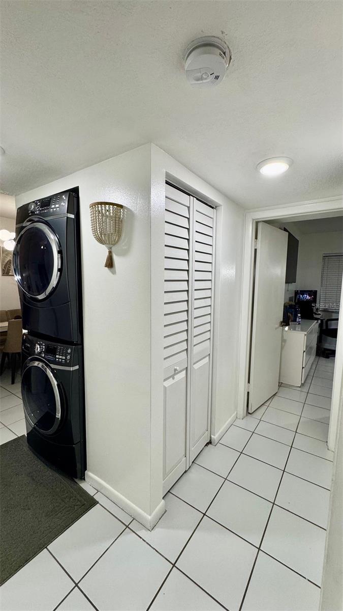 Image 7 of 17 For 7111 129th Avenue 1